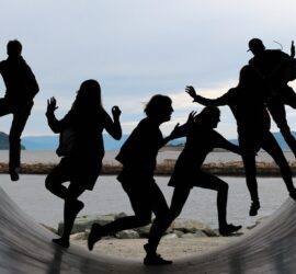 friendship, fun, backlighting-2366955.jpg